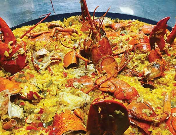 Detalle de una paella del Bar Restaurante El Castillo en Castelflorite, Huesca