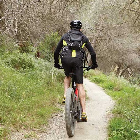 Los paisajes del entorno de Villanueva de Sijena son muy apropiados para practicar deportes de bicicleta